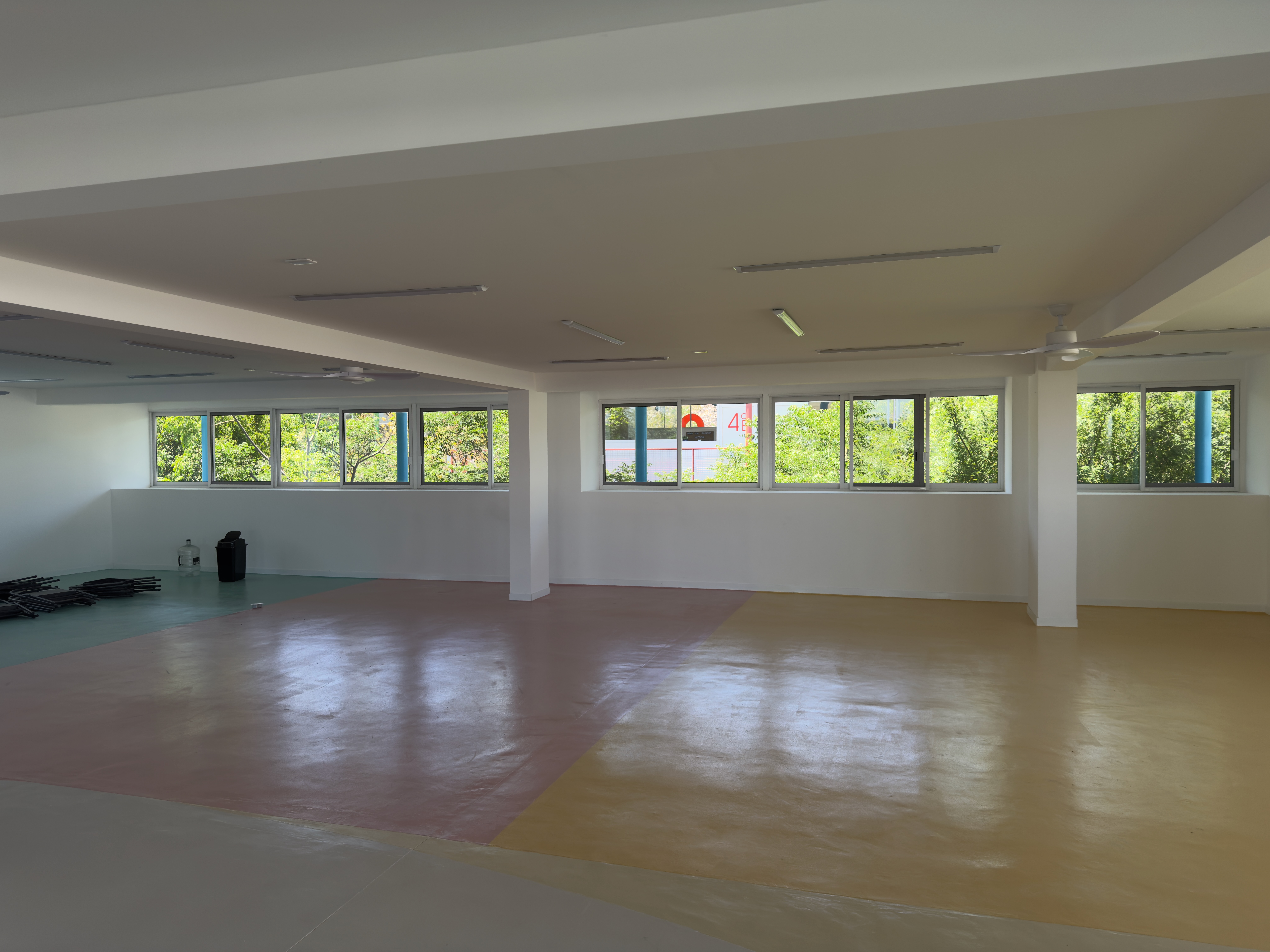 Colegio Cali — Salón interior