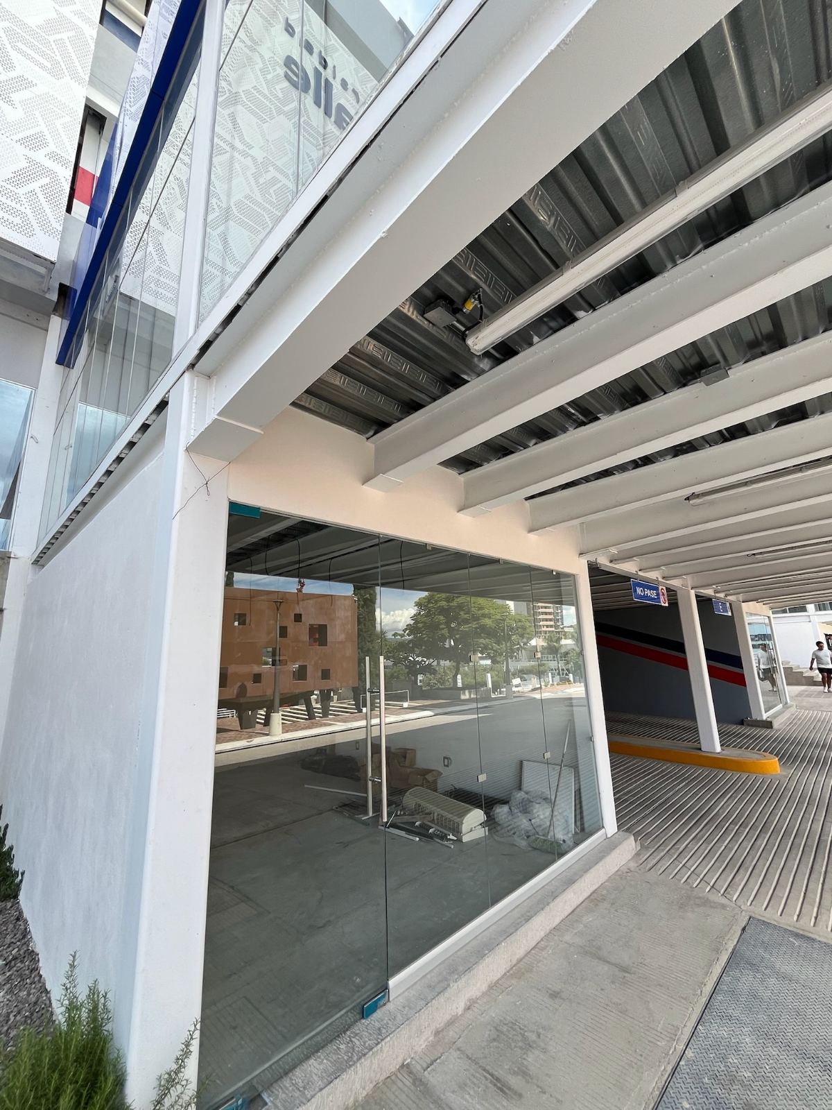 La Salle Innovación — Cancelería exterior · acceso