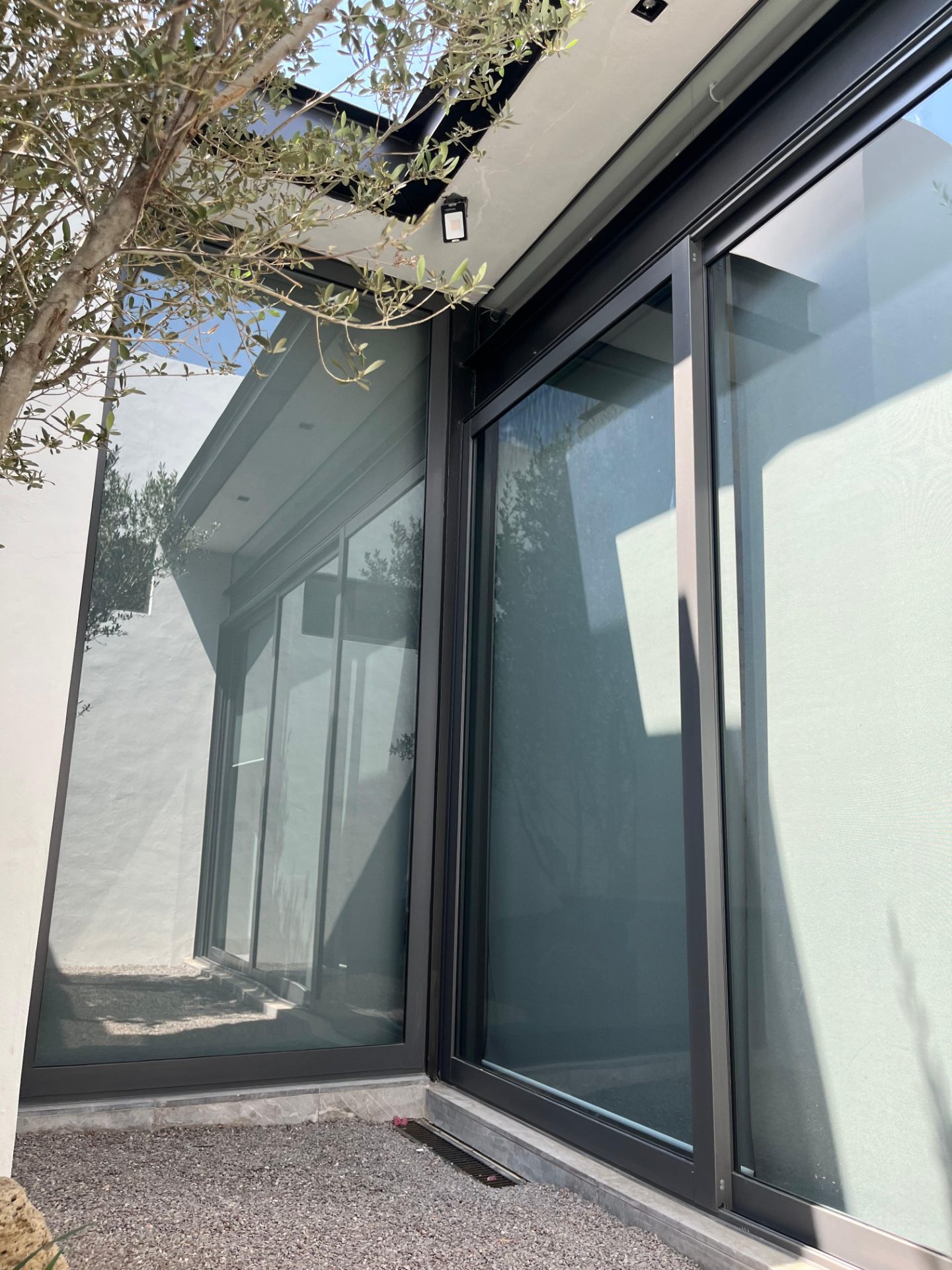 Casas Aluminio — Fachada