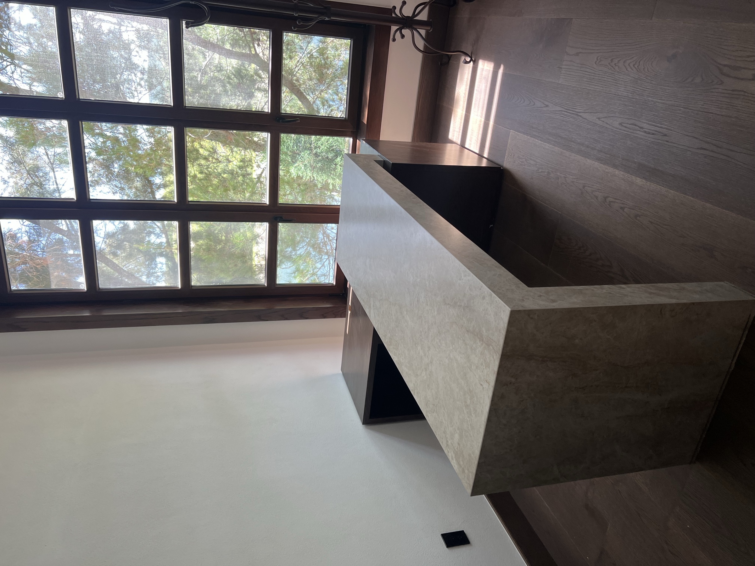 Rancho V — Ventanal a la arboleda